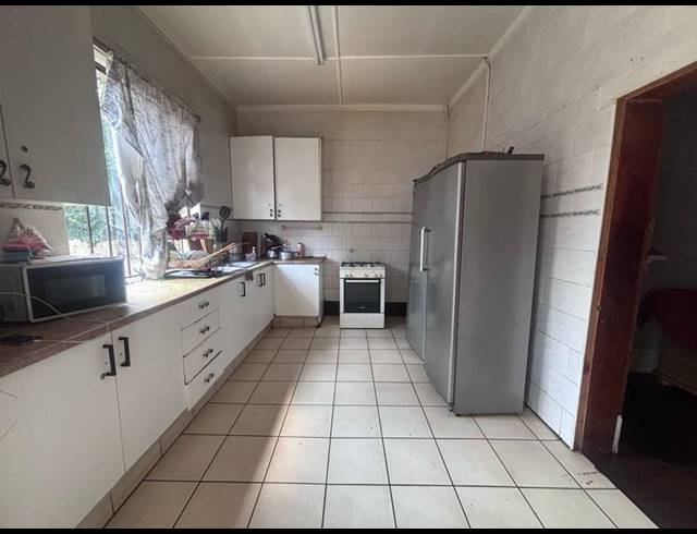 5 BEDROOM HOUSE FOR SALE IN BRIXTON